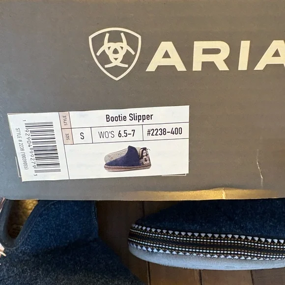 Ariat blue slippers bootie slipper small 6.5-7 new with box! - Picture 2 of 7